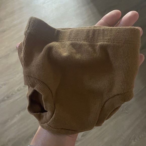 Quincy Mae brand new baby bottom - Picture 4 of 4